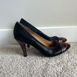Sofft heels! Worn, still good condition though!